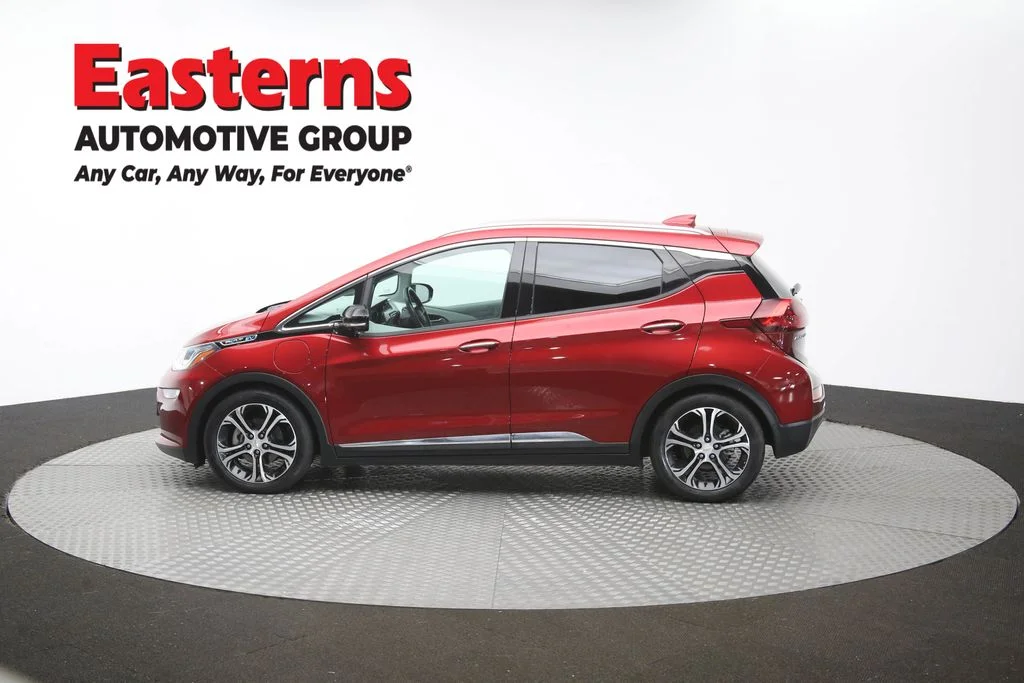 Used 2018 Red Chevrolet Premier image 62