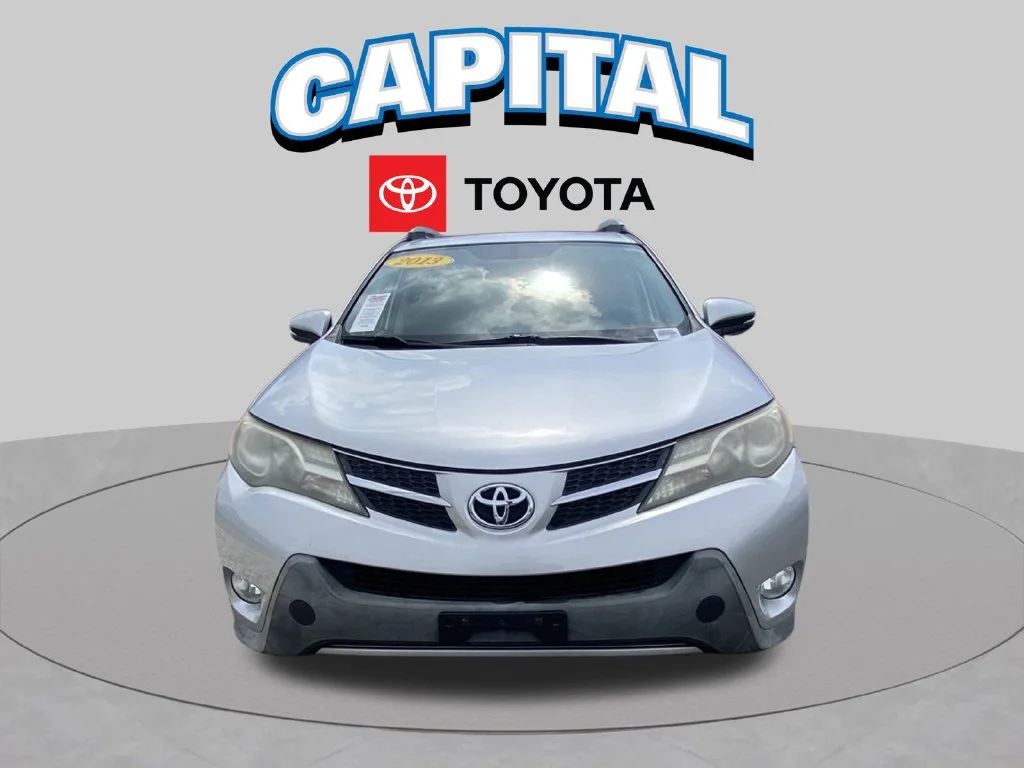 Used 2013 Silver Toyota XLE image 18