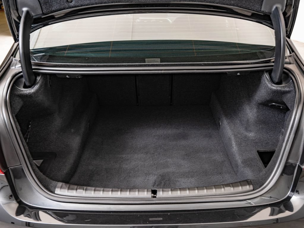Used 2019 Black Sapphire Metallic BMW 540i image 19