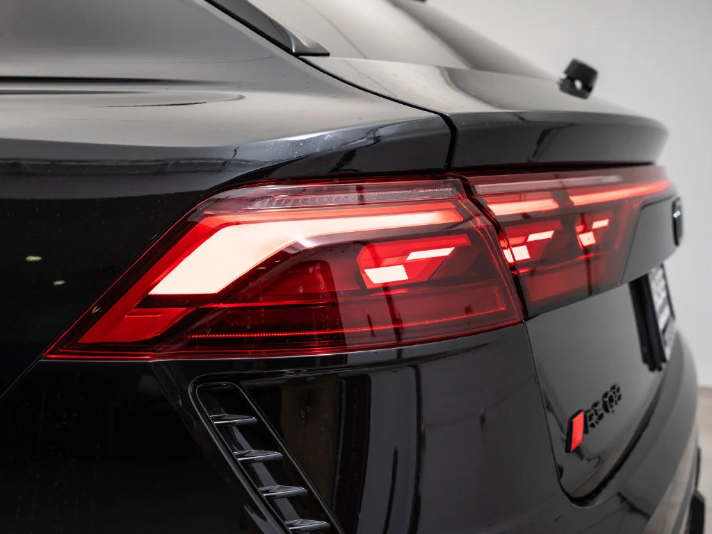 Used 2025 Mythos Black Metallic Audi 4.0T image 9