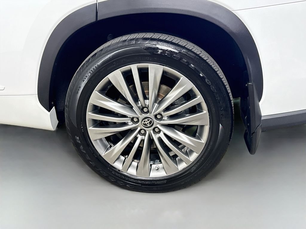Used 2022 Wind Chill Pearl Toyota Hybrid Platinum image 32