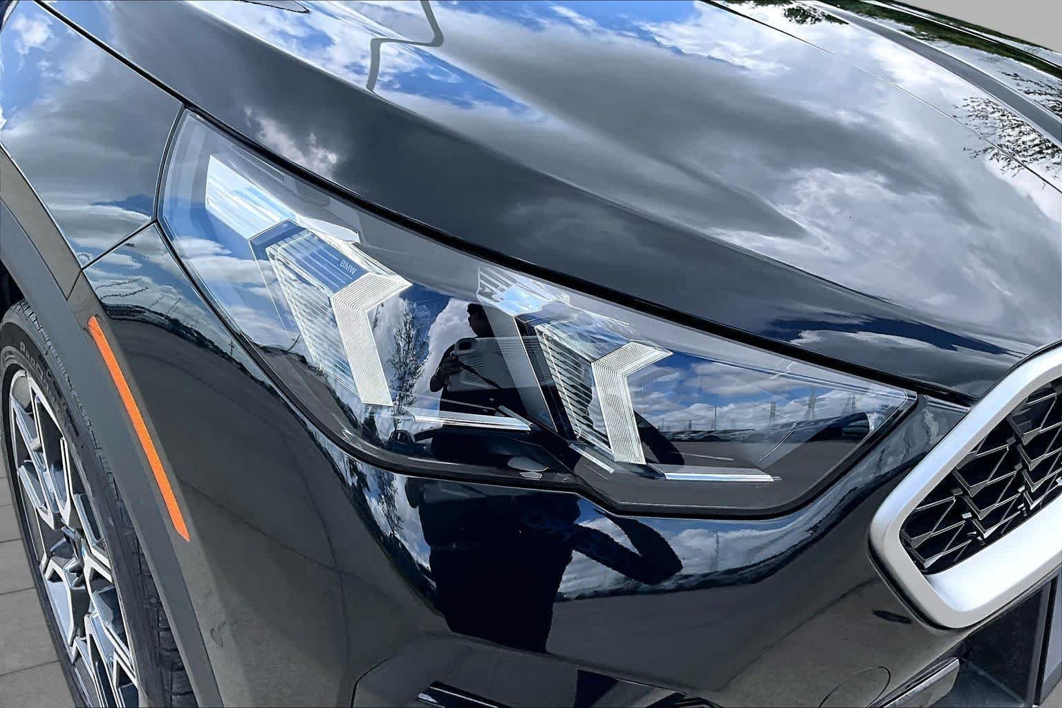 Used 2025 Black Sapphire Metallic BMW xDrive28i image 27