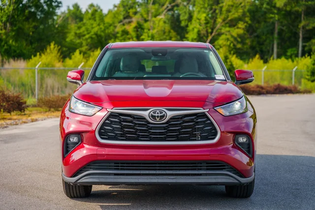 2022 Toyota Highlander LE