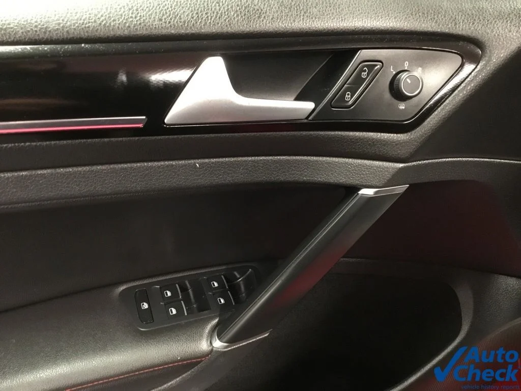 Used 2015 Red Volkswagen 2.0T SE image 20
