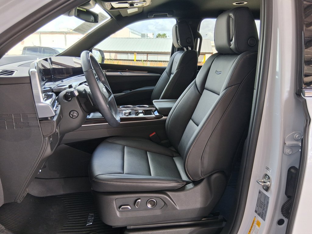 Used 2026 Vibrant White Tricoat Cadillac 1SA image 20