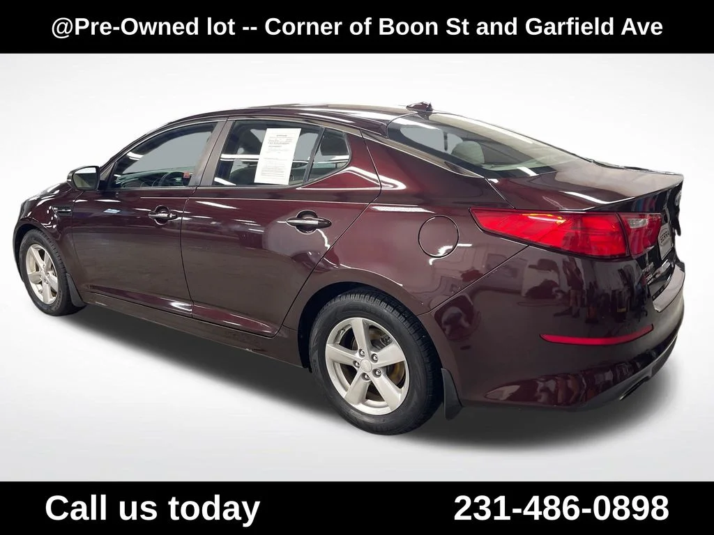Used 2014 Red Kia LX image 3