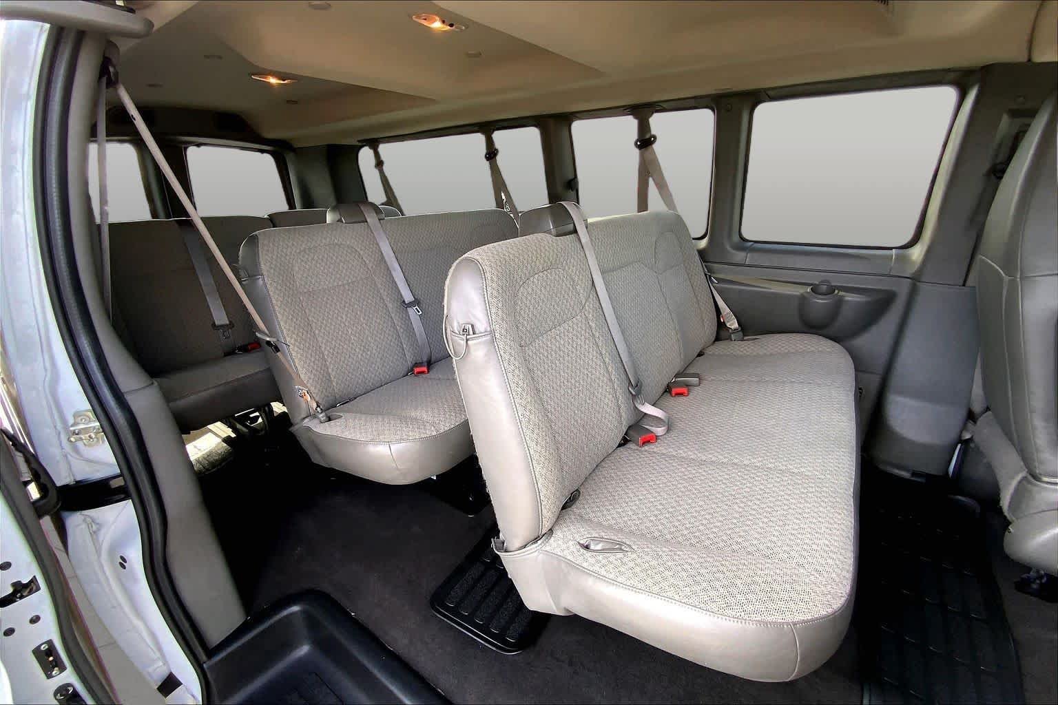 Used 2025 Summit White GMC LT image 19