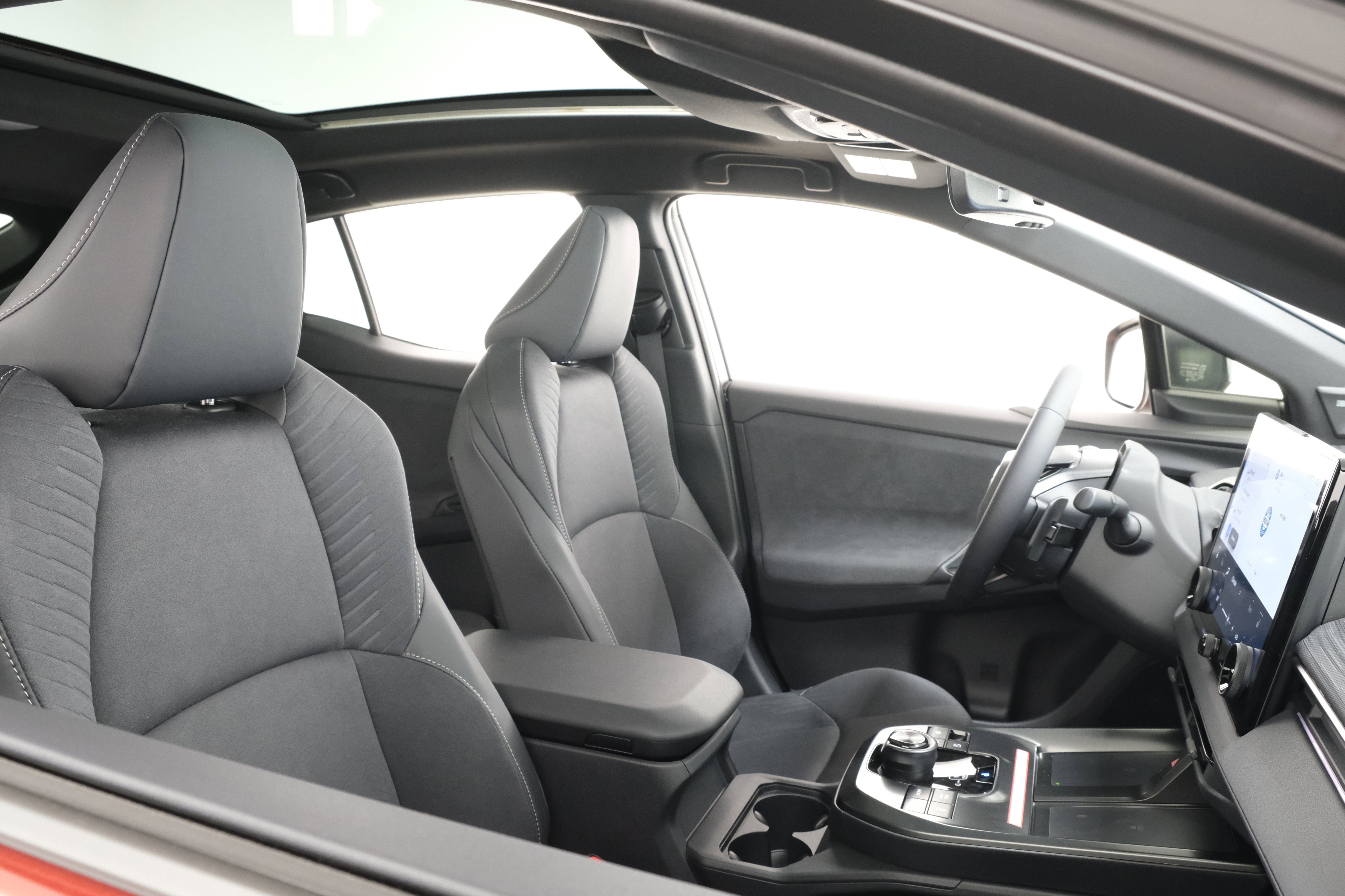 2026 Toyota C-HR XSE - Photo 42