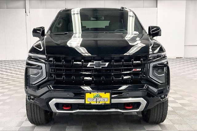Used 2025 Black Chevrolet Z71 image 4