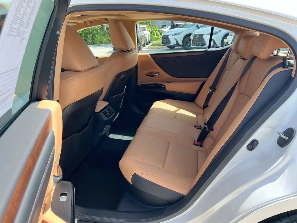 Certified Used 2025 EMINENT WHITE PEARL Lexus 300h image 19