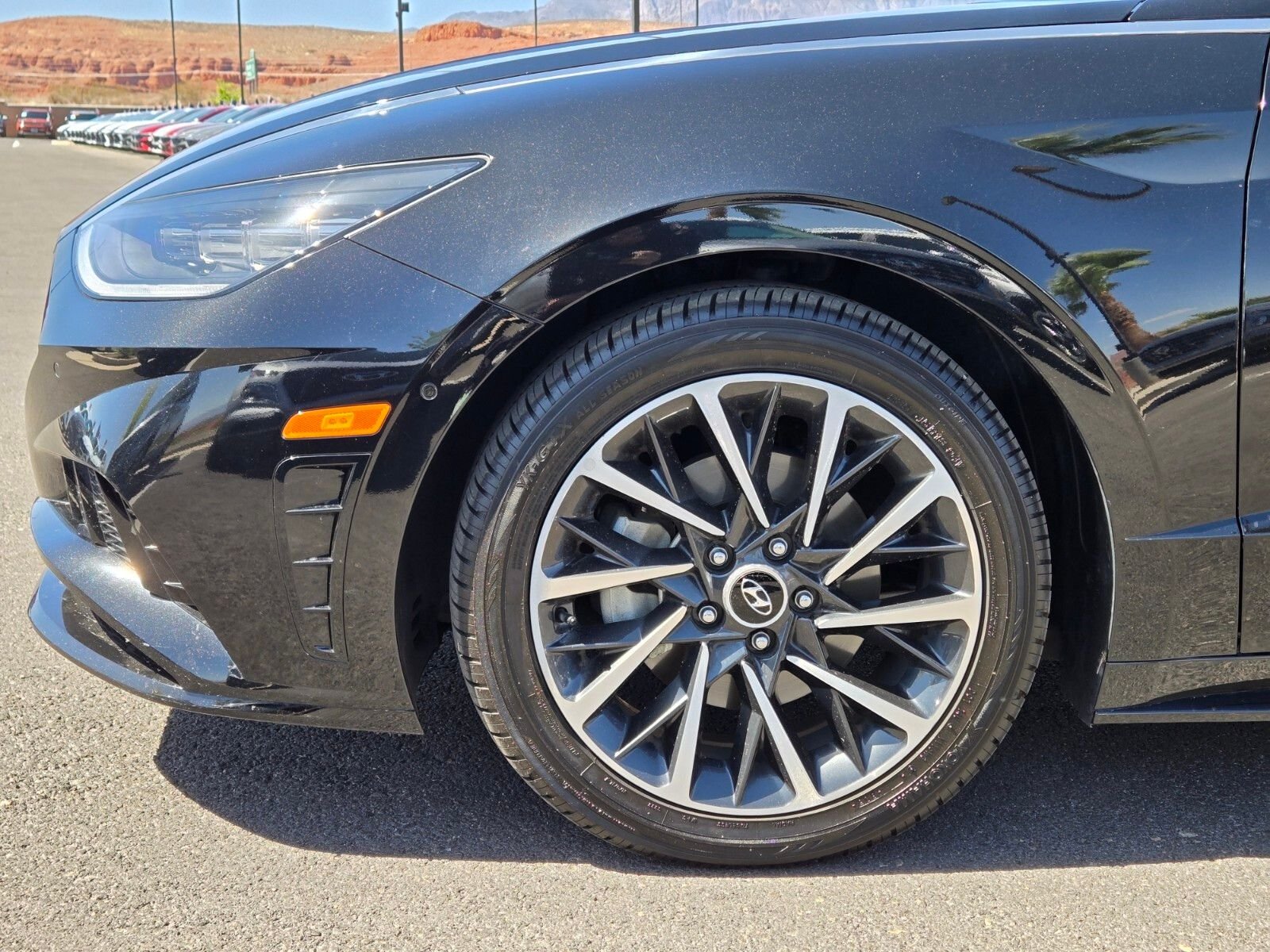 Certified Used 2022 Black Hyundai Limited image 9