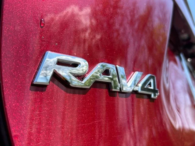 Used 2021 Red Toyota Limited image 31