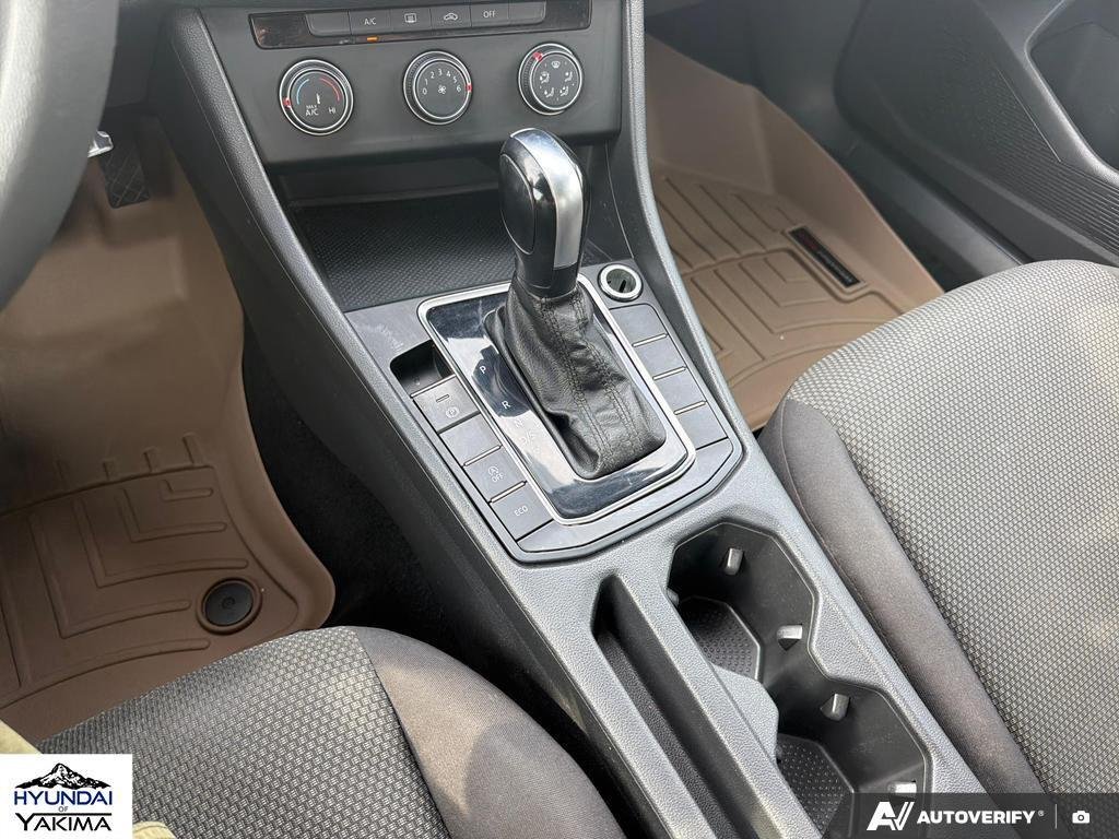 Used 2019 Blue Silk Metallic Volkswagen S image 18