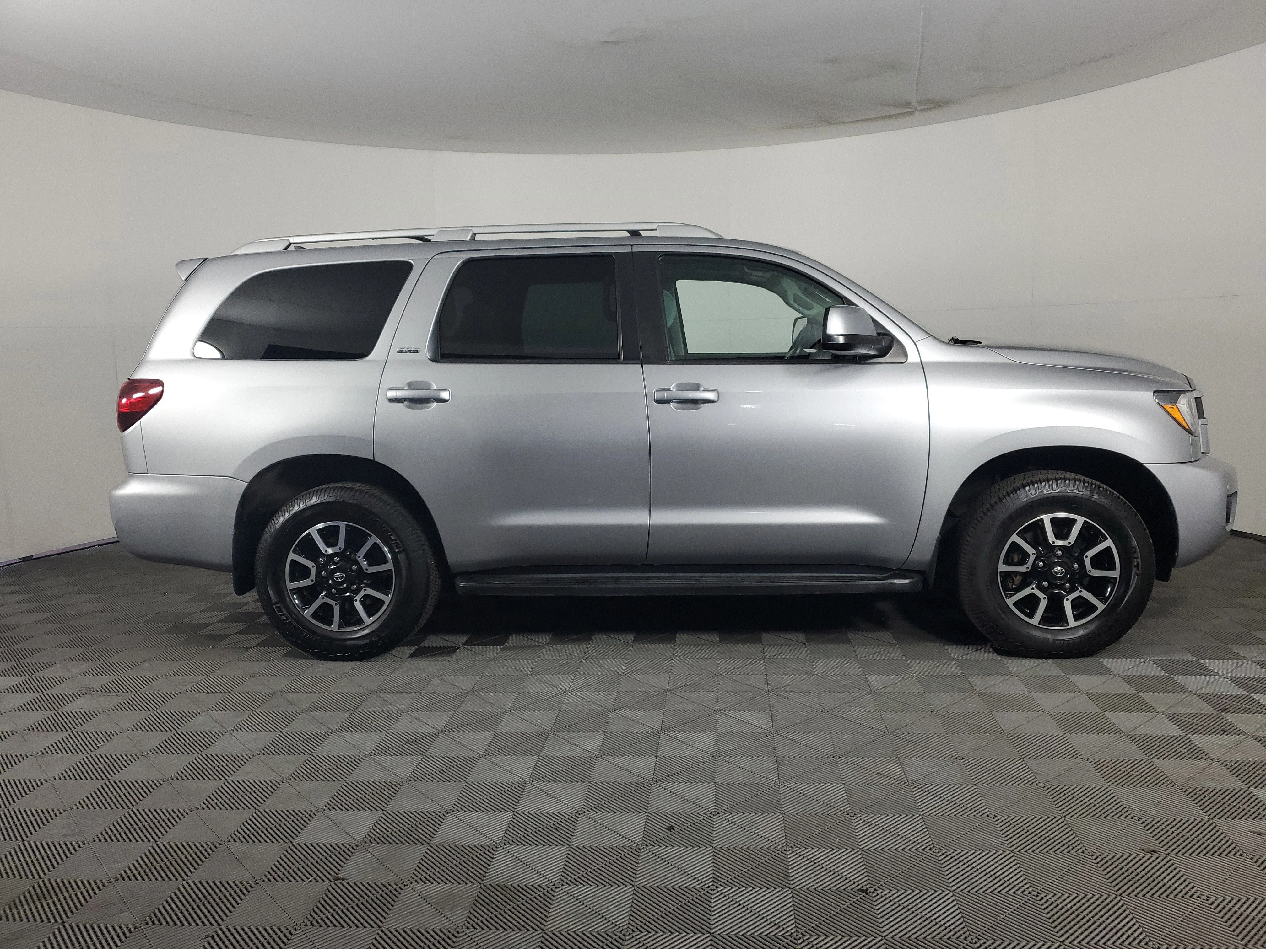 Used 2019 Silver Sky Metallic Toyota SR5 image 3