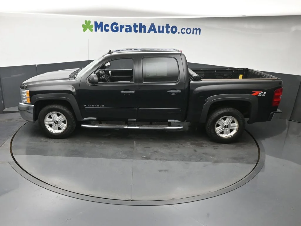 Used 2012 Black Chevrolet LT image 23