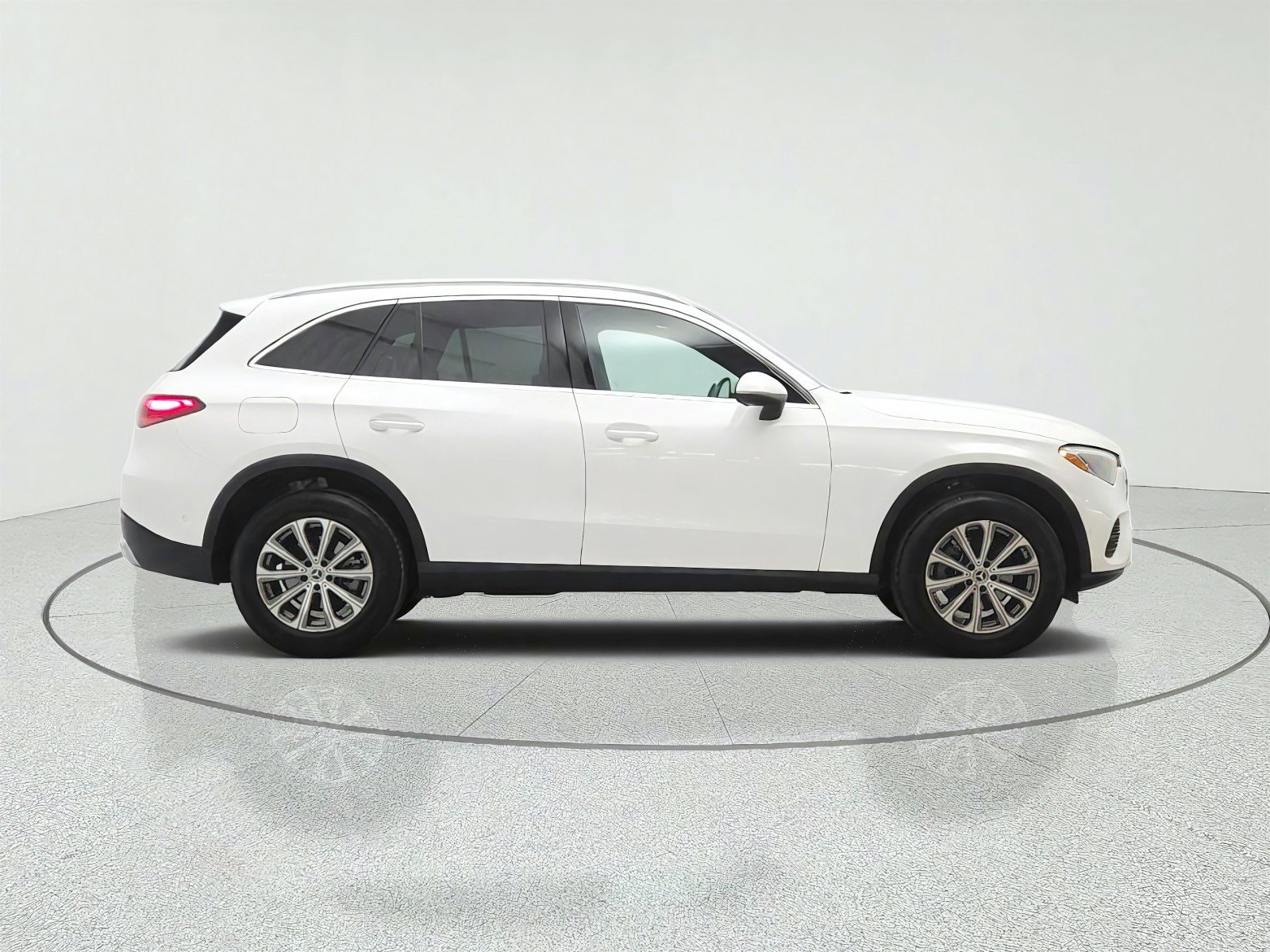 Certified Used 2024 Polar White Mercedes-Benz GLC 300 SUV image 4