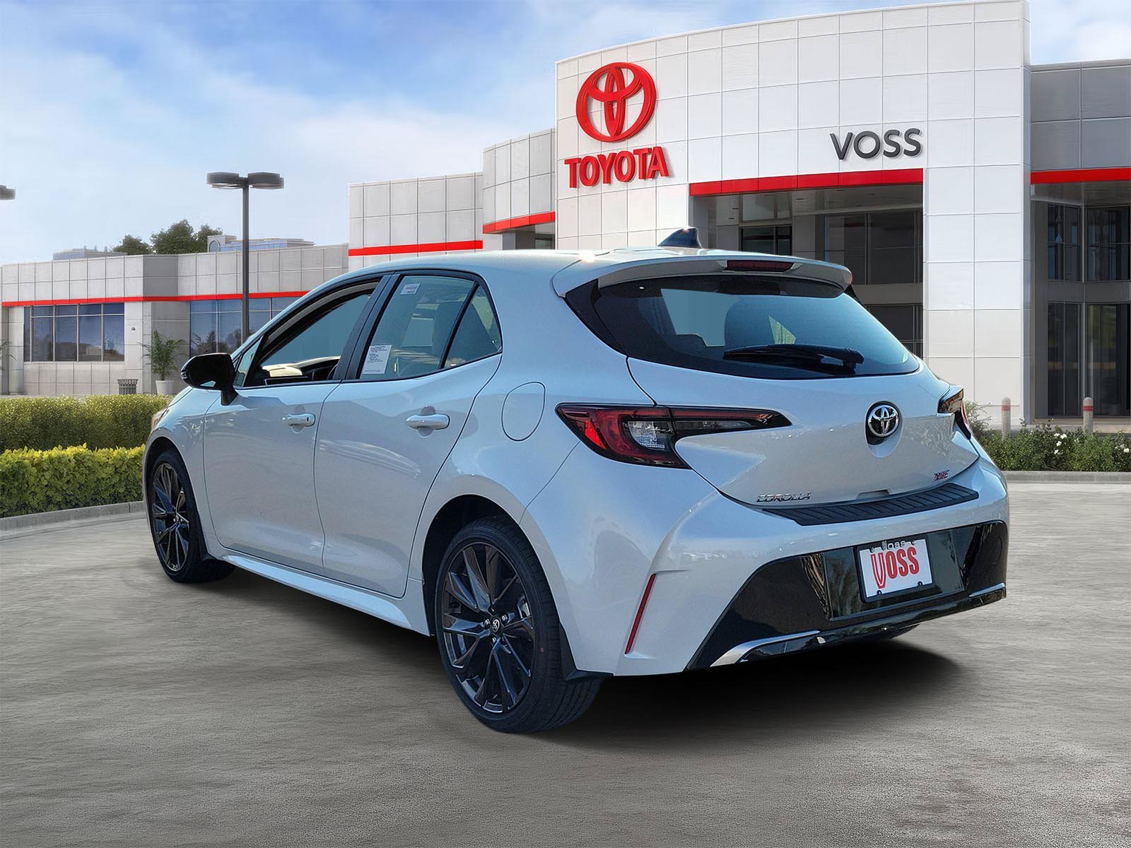 2027 Toyota Corolla Hatchback XSE, photo 2 of 12