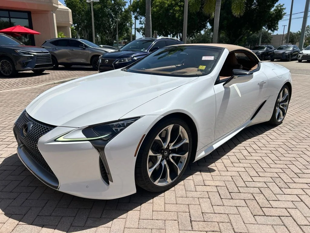 Used 2021 White Lexus 500 image 19