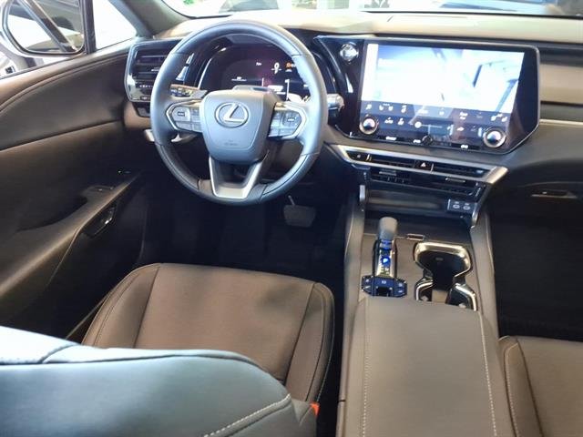 Used 2026 ULTRA WHITE Lexus F SPORT Design image 4
