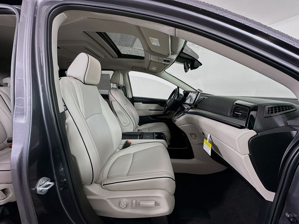 New 2026 Modern Steel Metallic Honda Touring image 31