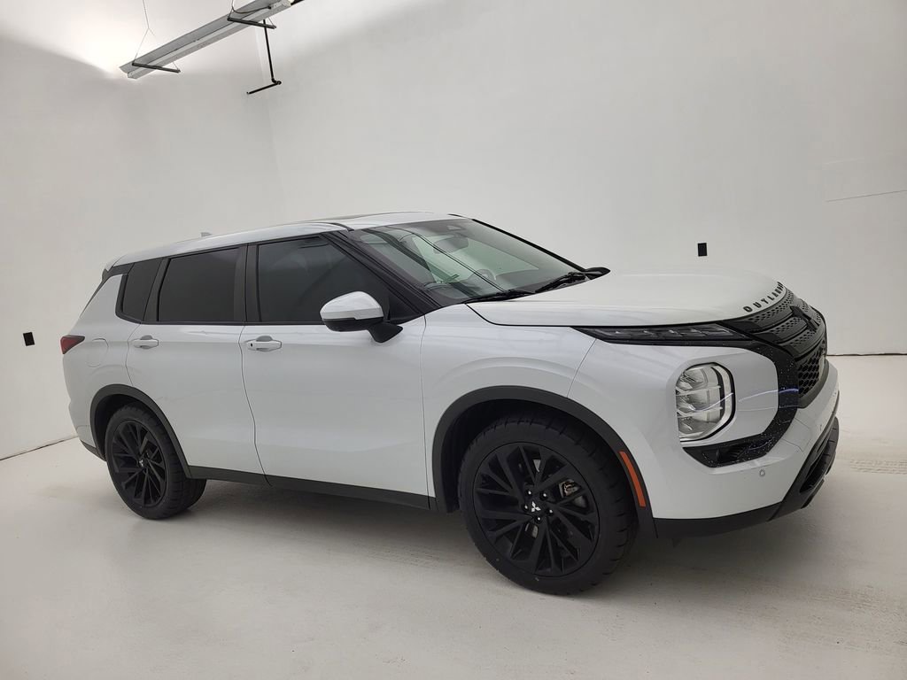 2022 Mitsubishi Outlander SE FWD's photo