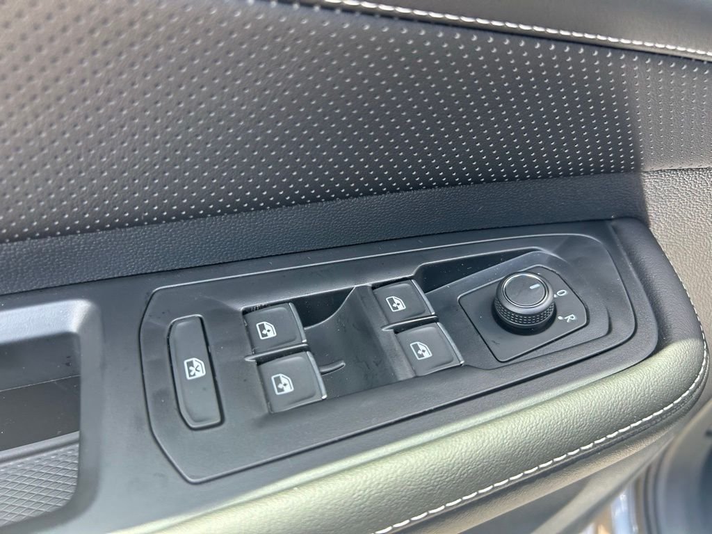 New 2026 Silver Volkswagen 2.0T SE w/Technology image 54