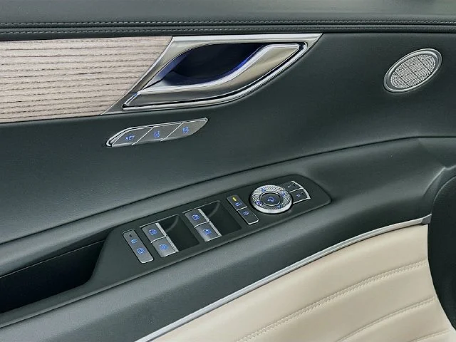 New 2026 Black Genesis 2.5T Select image 11