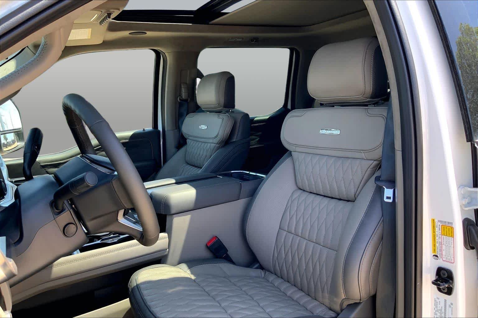 New 2026 Star White Metallic Tri-Coat Ford F-250® Platinum® image 9