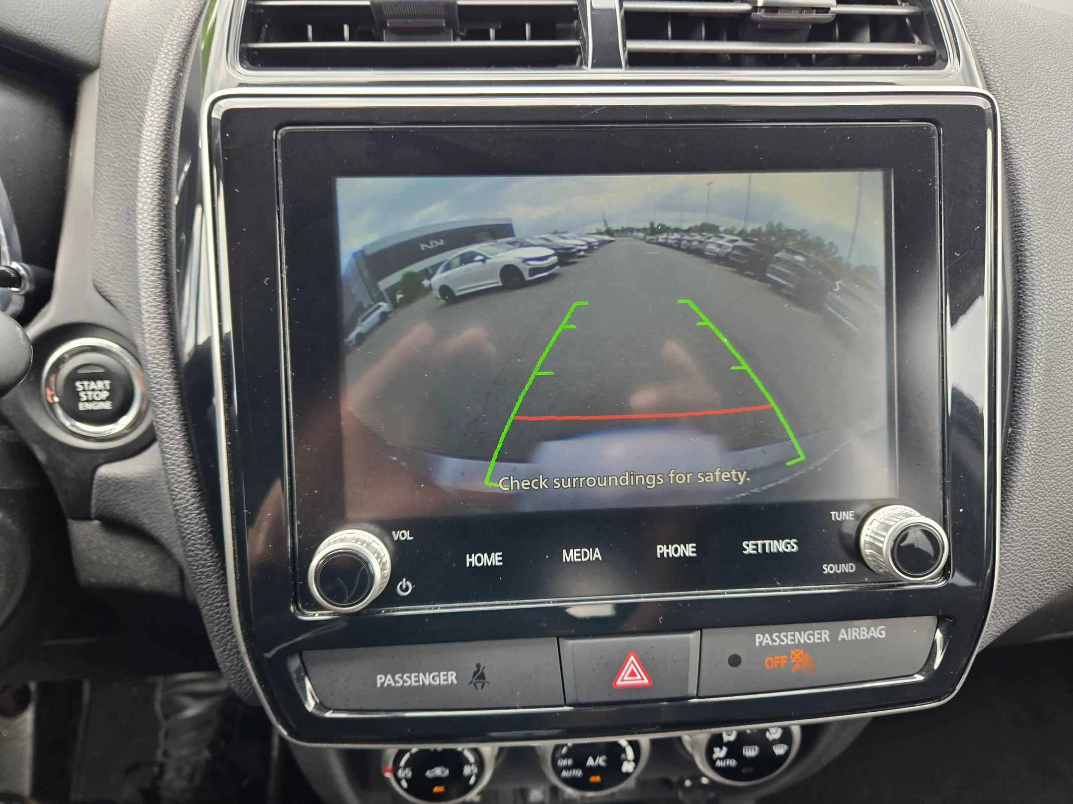 Used 2024  Mitsubishi SE image 28