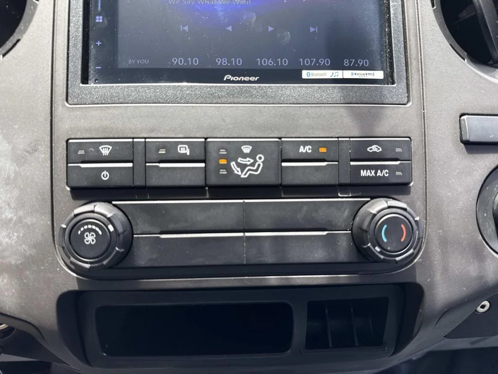 Used 2016 White Ford XL image 33