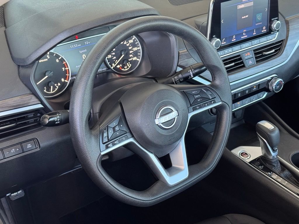 Used 2025 Silver Nissan 2.5 SV image 16