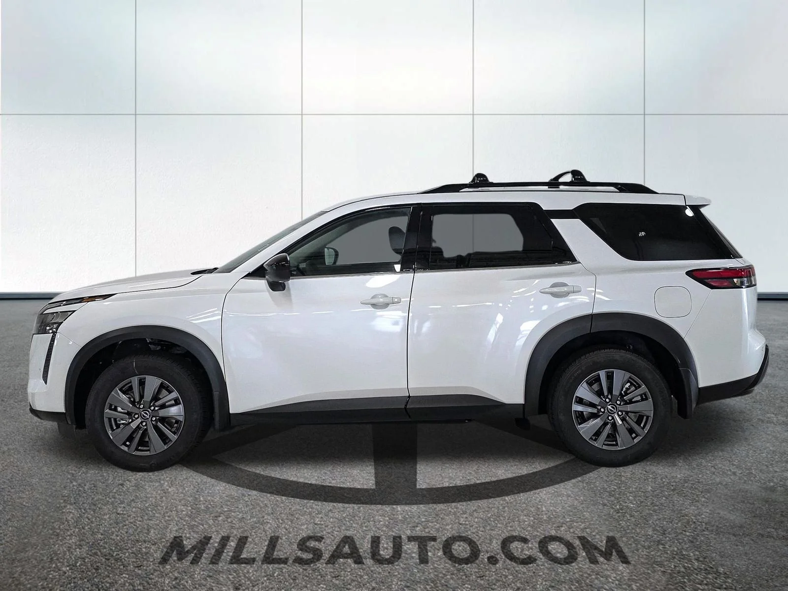 New 2026 Everest White Pearl TriCoat Nissan SV image 3
