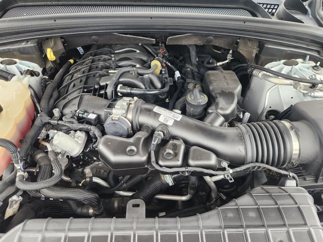 Used 2023 White/off-white Jeep Limited image 33