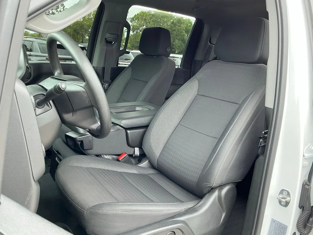 Used 2024 White Chevrolet Custom image 38