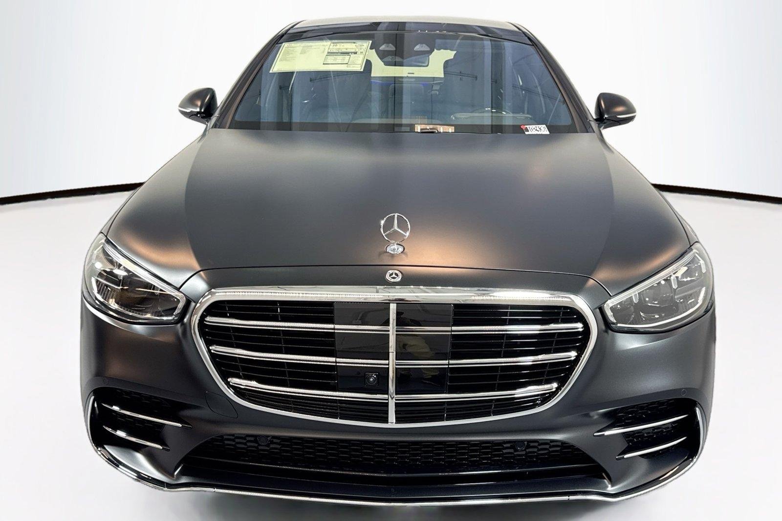 New 2026 Manufaktur Night Black Magno Mercedes-Benz S 580 image 2