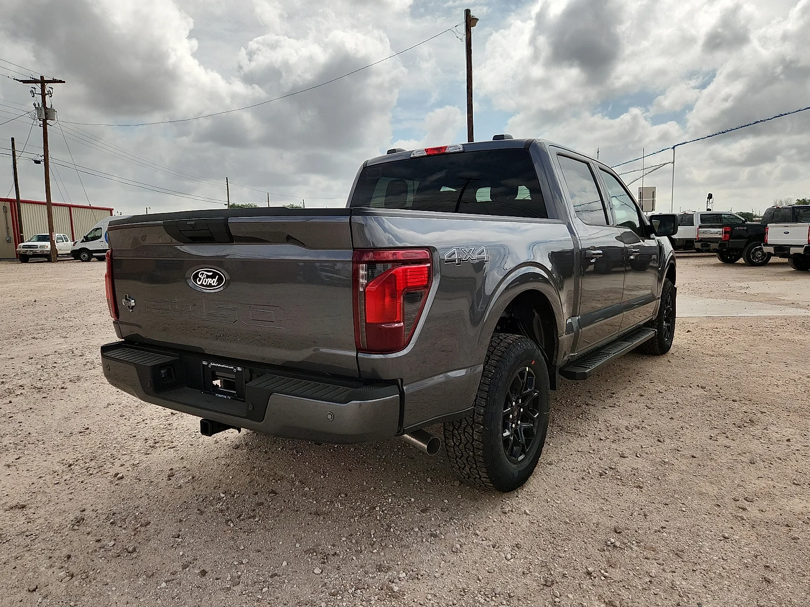 New 2026 Carbonized Gray Metallic Ford XLT image 7