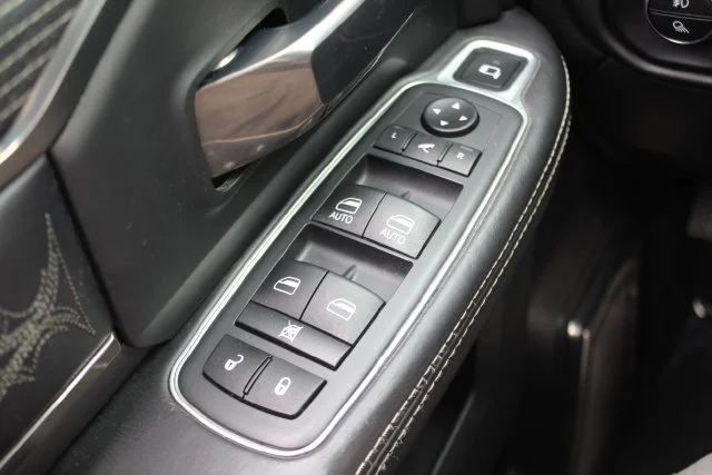 Used 2020 Silver Ram Limited image 19