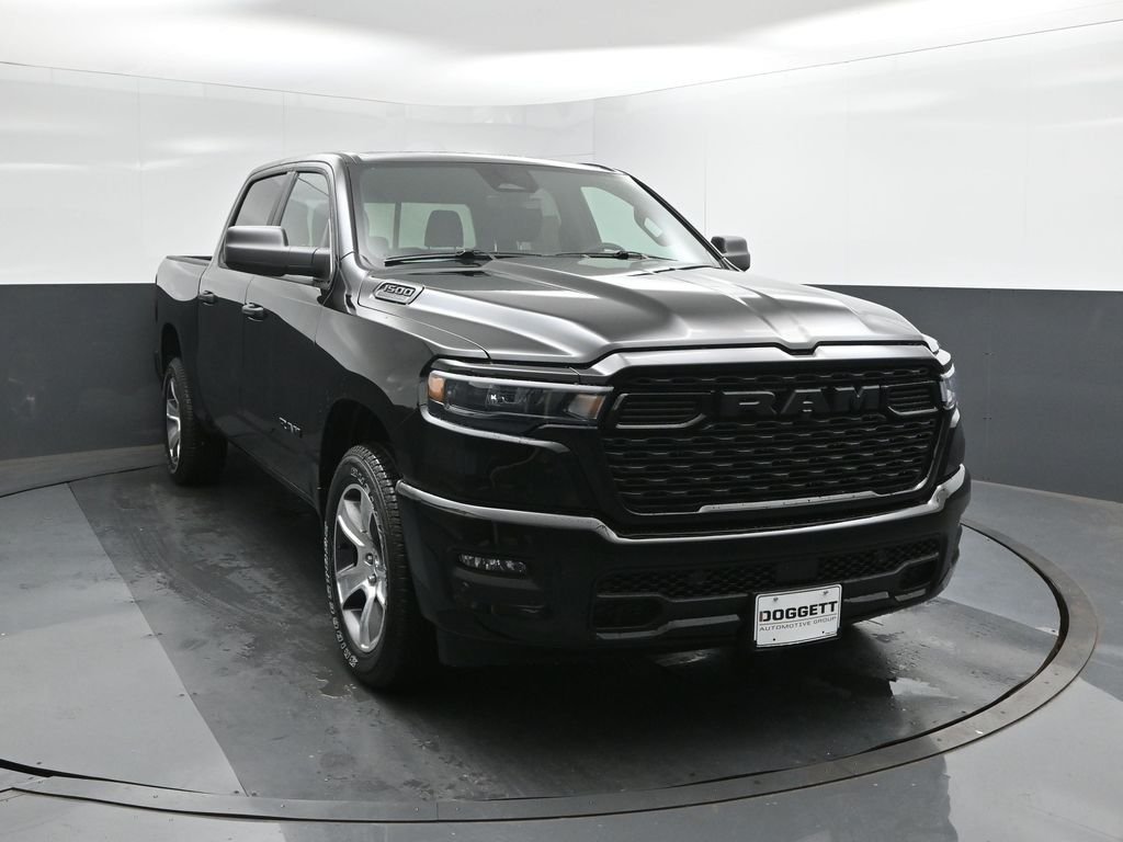 New 2026 Diamond Black Crystal Pearlcoat RAM Express image 17