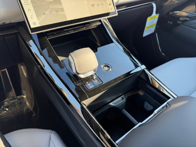 New 2026 Giola Green Land Rover Dynamic SE image 19