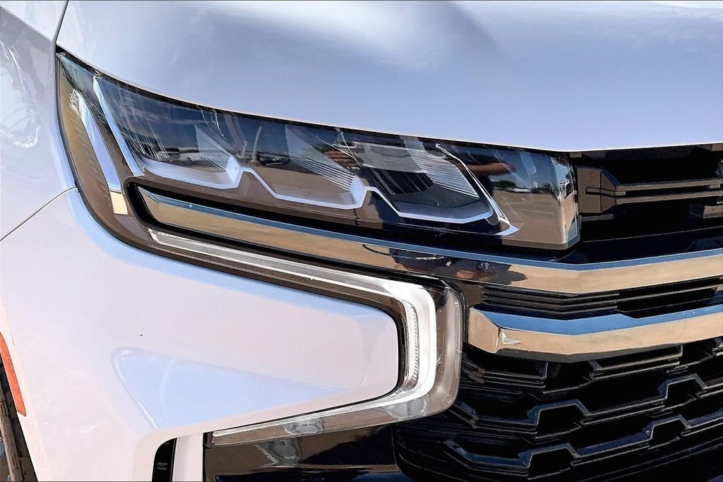 Used 2022 White Chevrolet Z71 image 32
