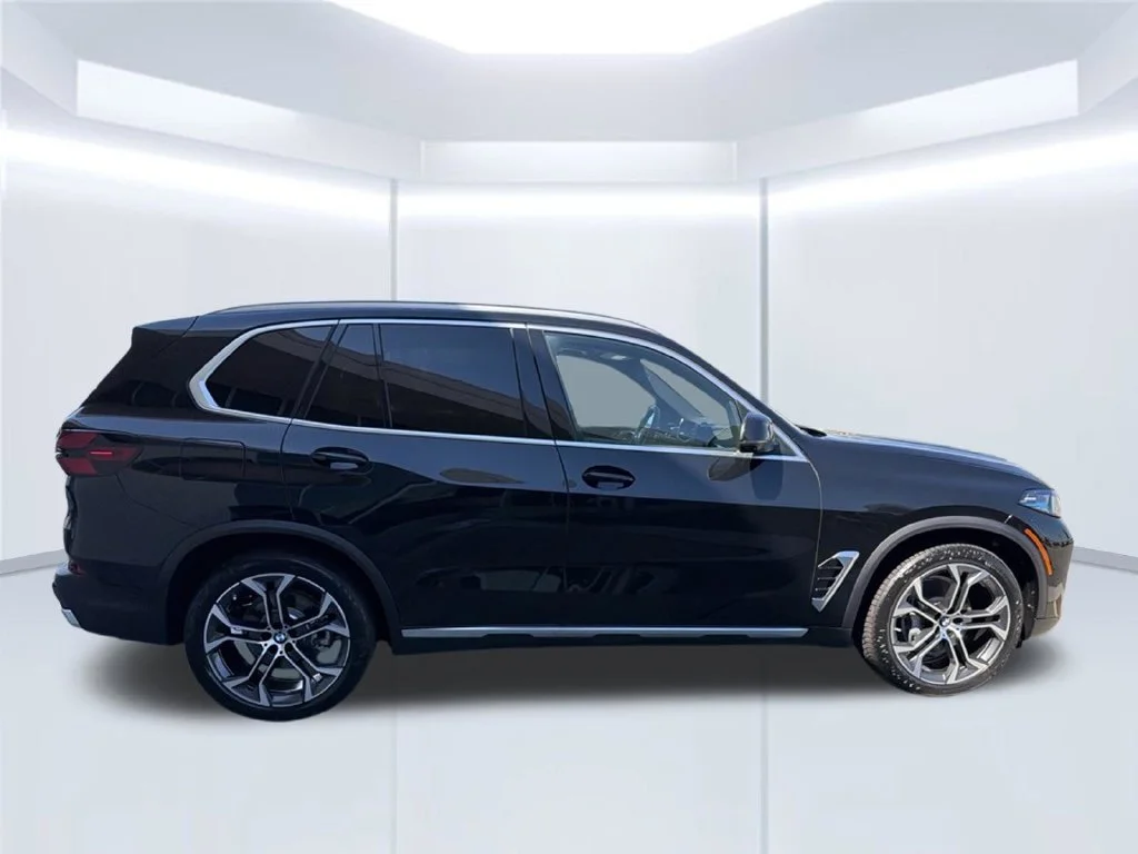 New 2026 Black BMW xDrive40i image 7
