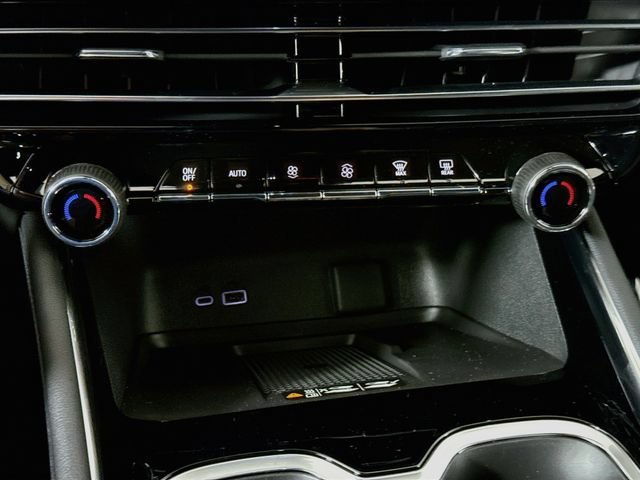 New 2027 Mosaic Black Metallic Chevrolet LT image 16