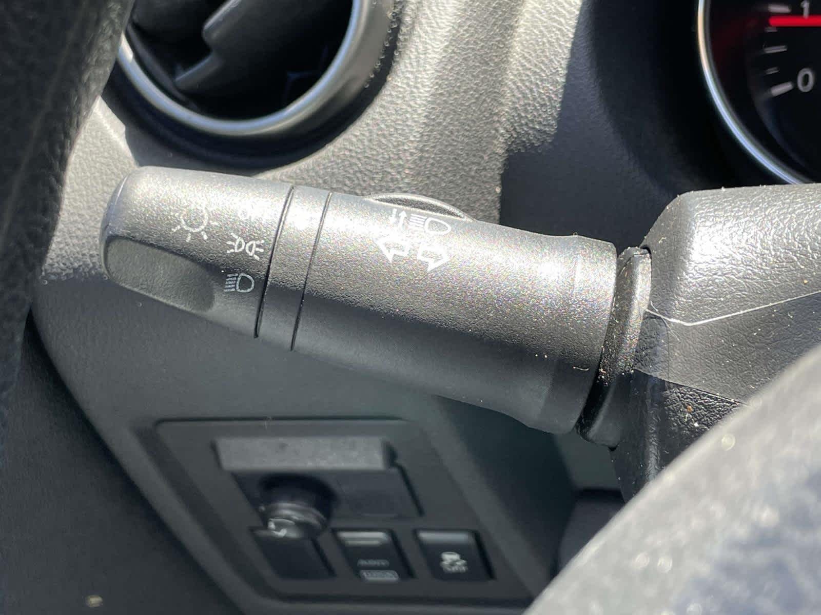 Used 2014 Platinum Graphite Nissan S image 28