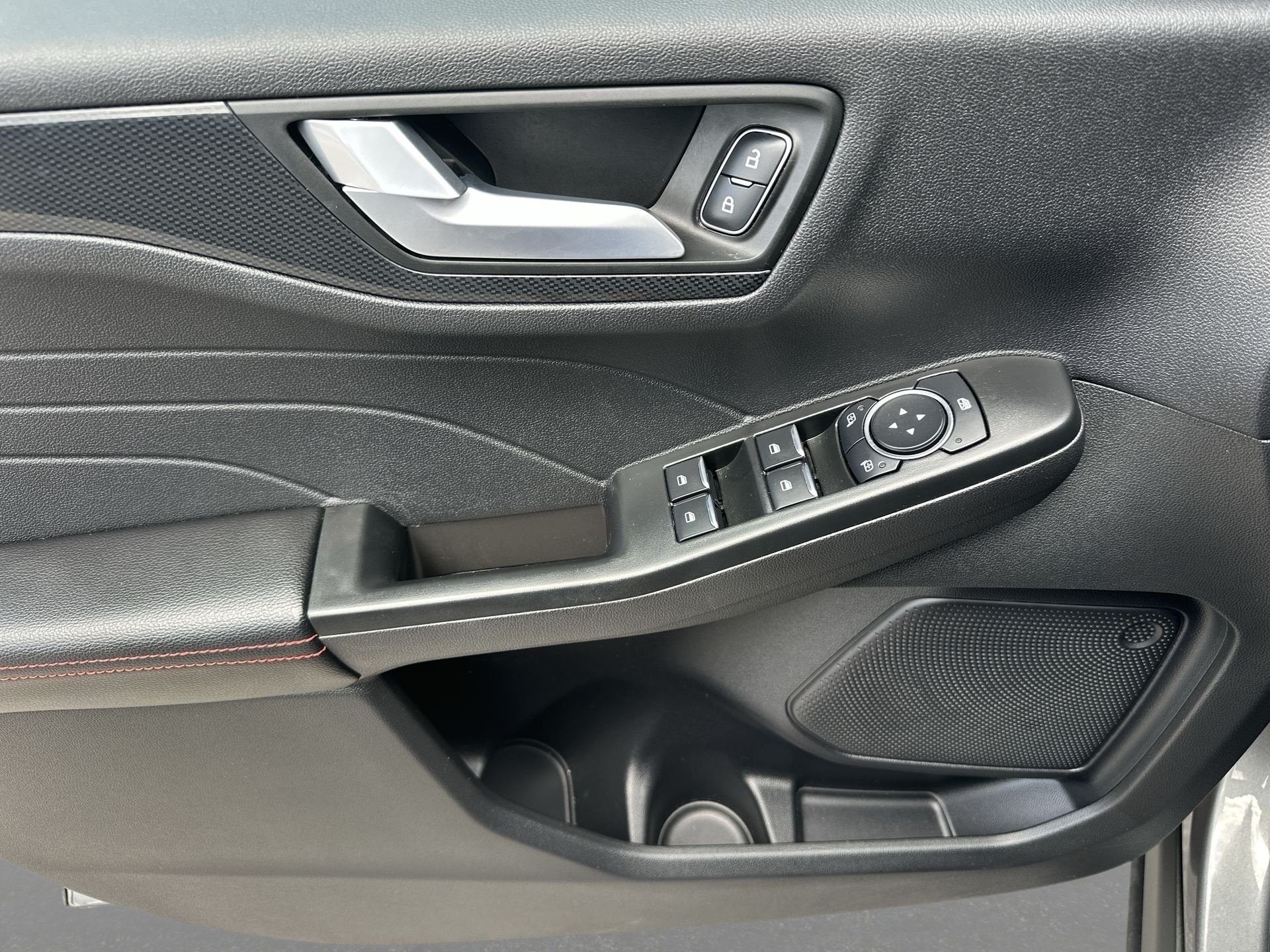 2025 Ford Escape ST-Line - Photo 23