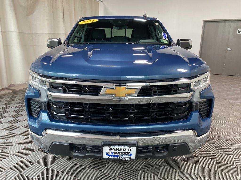 Used 2024 Lakeshore Blue Chevrolet LT image 3