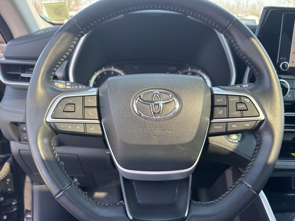 Used 2023 Midnight Black Metallic Toyota XLE image 21