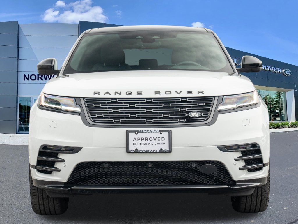 Certified Used 2026 White Land Rover Dynamic SE image 2
