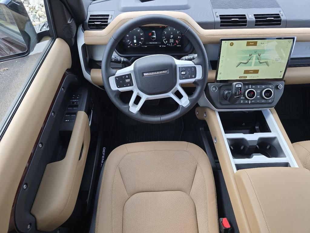 New 2026 Sedona Red Land Rover X-Dynamic se image 37