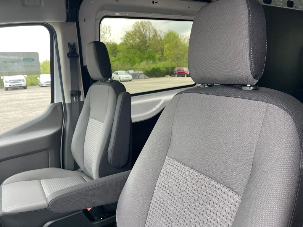 Certified Used 2025 Oxford White Ford  image 6