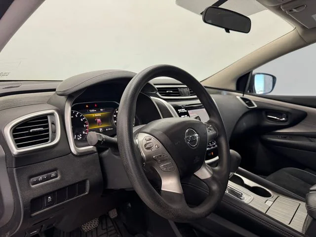 Used 2016 Cayenne Red Metallic Nissan S image 36